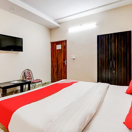 Hotel Oyo Flagship Raghuvar Palace à Lucknow Extérieur photo